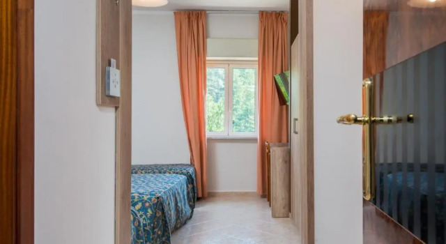 Семейный номер Standard Hotel Tasso
