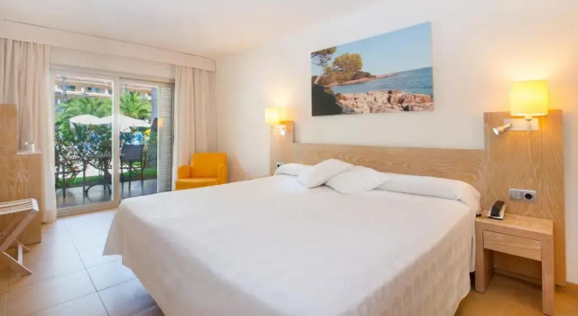 Двухместный номер Отель Iberostar Waves Pinos Park