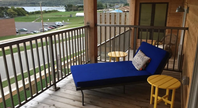 Junior-Suite Roam Inn