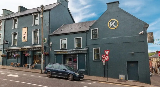 Kingston’s Townhouse, Book Guesthouse Hotels in Kerry with Parking, Parking
