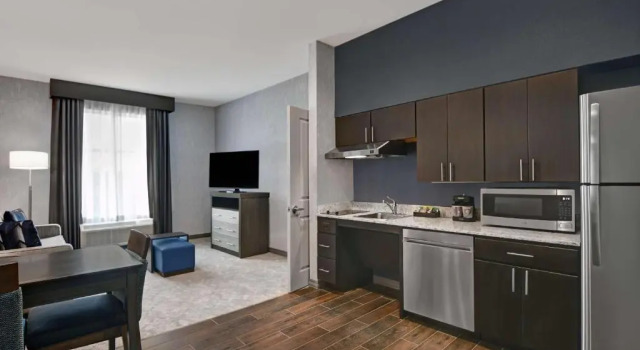 Четырёхместный люкс Accessible Homewood Suites by Hilton Edison Woodbridge