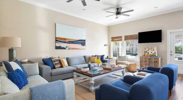 Sleeps 18! Private Pool, Hot Tub, Near Beach Miramar Dream House by Avantstay, Rezerwuj Hotel Hotele w Emerald Coast z parkingiem, Parking