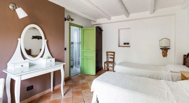 Enchanting Holiday Home in Cefalù with Garden, Book Hotel Hotels in Sicily with Parking, Parking