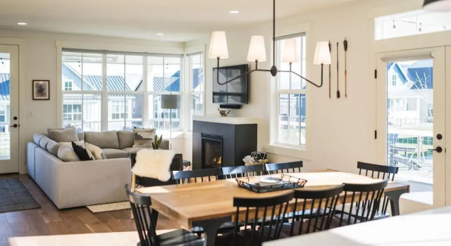 Big Sky #93, Book Hotel Chelan Washington (state)