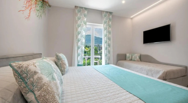 Cioffi Sorrento rooms, Забронировать Отель Отели Сорренто с завтраком, рядом с Il Vallone dei Mulini, Завтраки