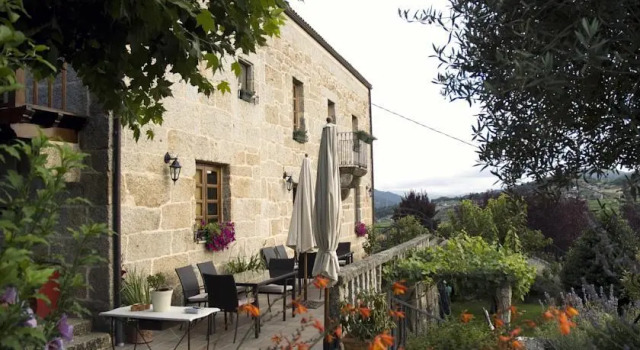 Pazos Hermos, Prenota Hotel Cenlle Galizia