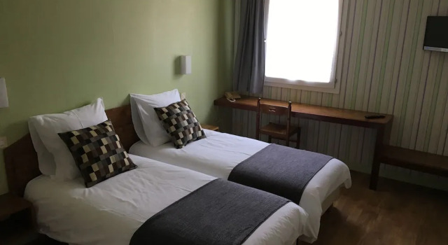 Hôtel Le Dauphin, Reservar Hotel Saint-Denis-de-l'Hôtel Loiret