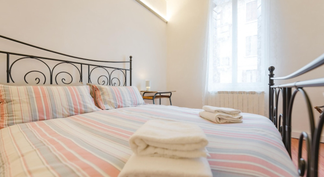 Апартаменты Elisa's Flat - 5 min from Train Station