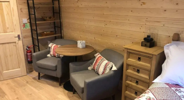 Oak Lodge Pods, Забронировать Отель Отели Англии с завтраком, Завтраки