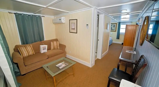 Люкс Deluxe Georgianne Inn & Suites
