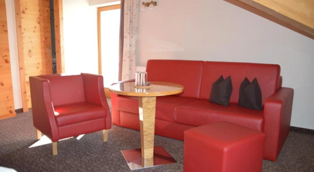 Pension Truya - Hof, Rezerwuj Hotel Hotele w Tyrol z parkingiem, Parking