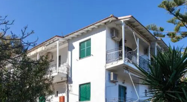 Studios Fraxi Resort, Забронировать Курортный отель Отели периферии Ионических островов с парковкой, Парковка