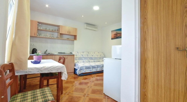 Beautiful Home in Mimice With Wifi and 1 Bedrooms, Забронировать Отель Отели Мимице с бассейном, рядом с Пляж Туна, Бассейн
