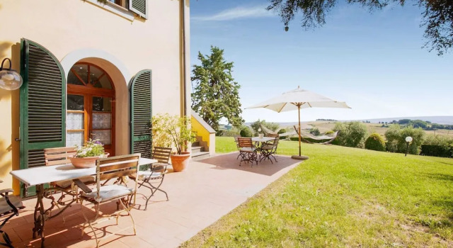 Апартаменты Splendid Holiday Home in Orciatico with Hot Tub & Pool