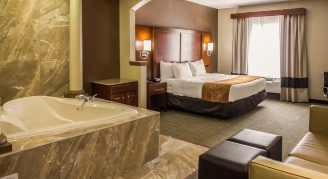 Люкс Quality Suites NYC Gateway