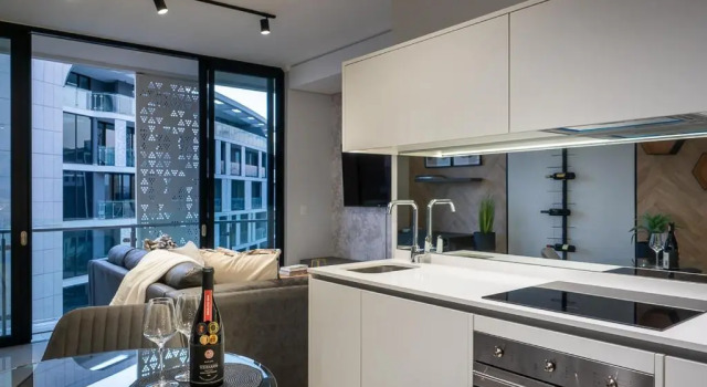 Апартаменты Ellipse Waterfall Luxury Apartments
