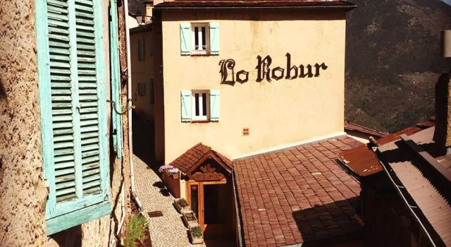 Auberge Lo Robur, Varaa Hostelli Roure 