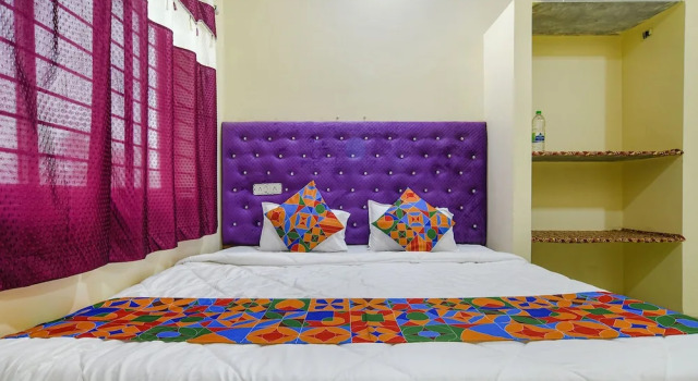 Номер Deluxe Fabexpress Udgam Palace