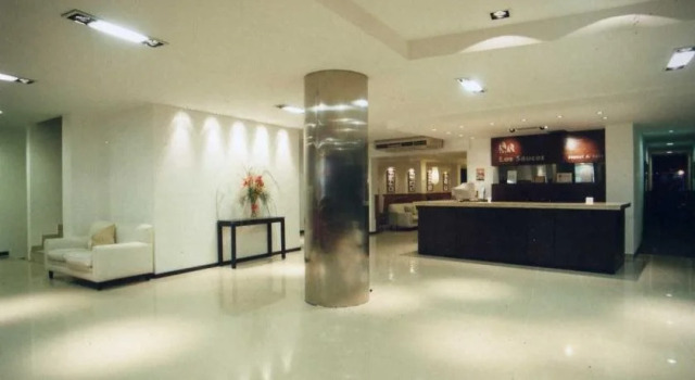 Los Sauces Hotel & Spa, Забронировать Курортный отель Отели Вилья-Карлос-Пас с парковкой, рядом с Uruguay Bridge, Парковка
