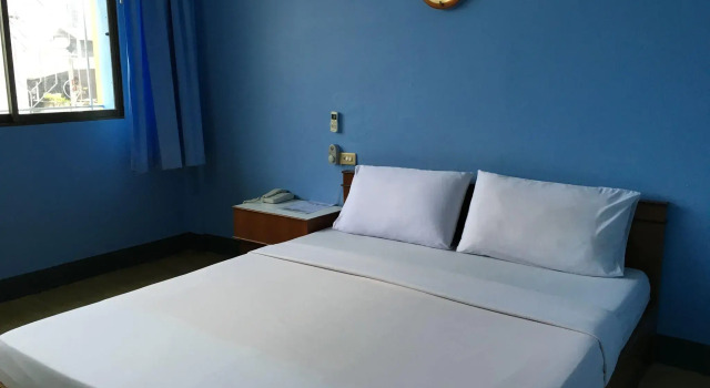 Laemthong Hotel, Забронировать Отель Отели Хатъяй с парковкой, рядом с Рынок Сантисук, Парковка