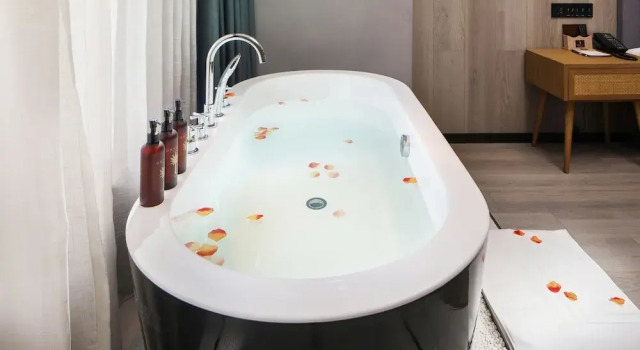 Люкс Luxury Mehood Lestie International Hotel Nancun Wanbo Metro Station Branch