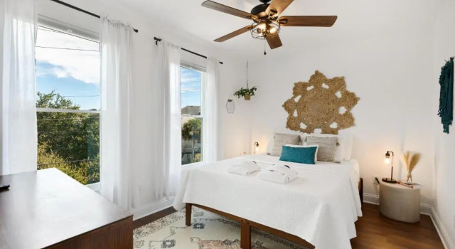 79 Sandbar Ln - Folly in Love - Renovated Private Home - Sunset Views, Забронировать Отель Фоли-Бич 