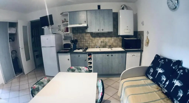 AS16106 - Studio centre ville avec parking privé, Réserver Appartement Hôtels à Camargue avec parking, Parking