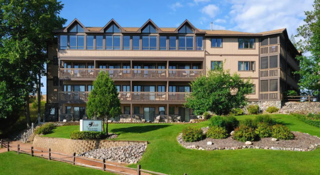 The Pointe Hotel and Suites, Buchen Sie Hotel Minocqua Wisconsin