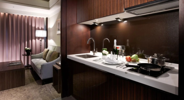 Люкс с балконом и с видом на город Leofoo Residences