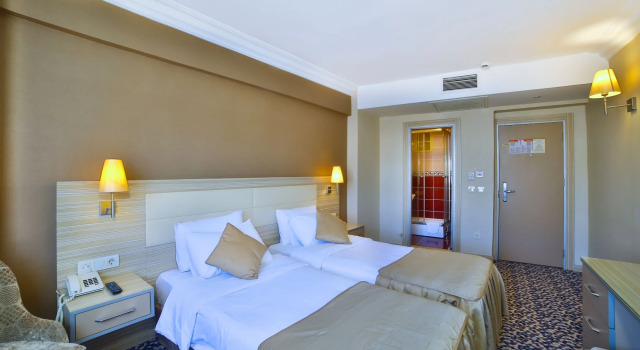 Hotel Grand Emin