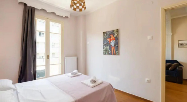 Private Pristine Balcony Home- Heart of the Center, Забронировать Отель Салоники Македония