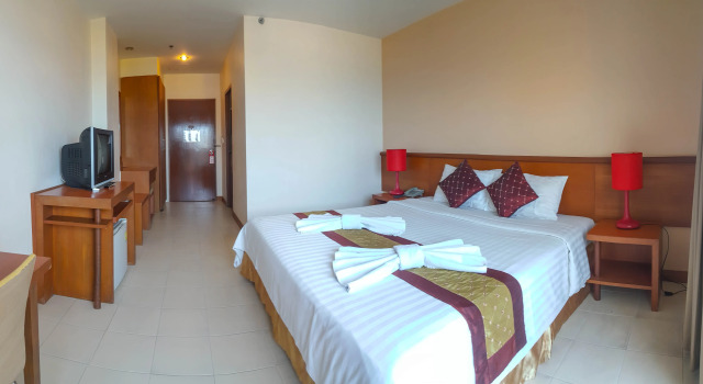 Eastiny Plaza Hotel