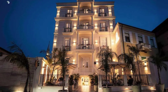 Art Gallery Boutique Hotel