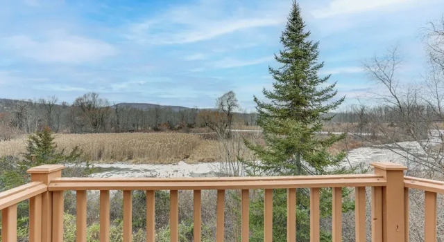 Апартаменты с 2 комнатами с балконом Spacious Condo w/ View < 1 Mi to Mtn Creek Resort!
