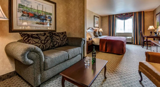 Студия Deluxe Irish Cottage Inn & Suites