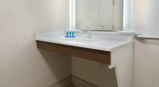 Номер Standard Holiday Inn Express & Suites - Columbus Airport East by IHG