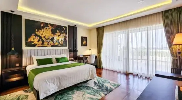 Полулюкс с видом на закат Отель THE PRIVILEGE FLOOR by Borei Angkor