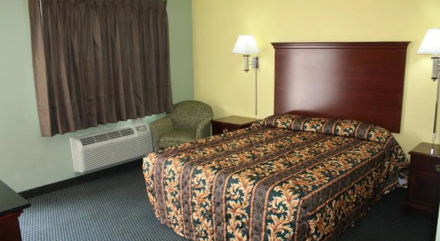 Трёхместный номер Standard Deluxe Inn Fort Stockton