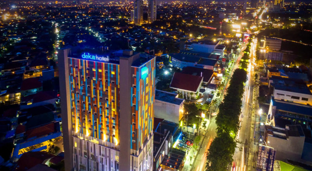 Standard room Deka Hotel Surabaya HR Muhammad