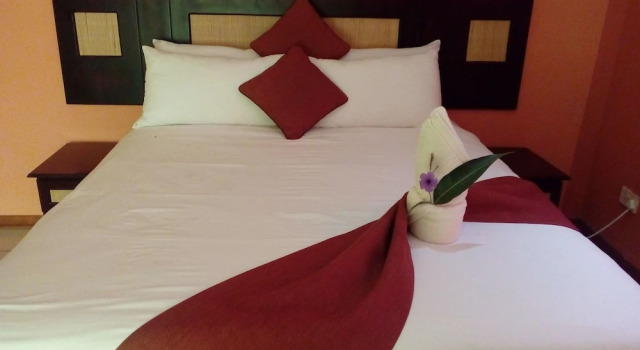 Larissa Hotel, Rezerwuj Hotel Maun Ngamiland East