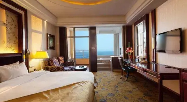 Люкс Deluxe West Gulf Holiday Hotel