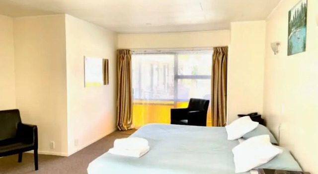 Номер Superior Dukes Midway Lodge