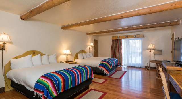 El Pueblo Lodge