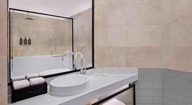 Двухместный номер Deluxe с красивым видом из окна Sheraton Jakarta Soekarno Hatta Airport