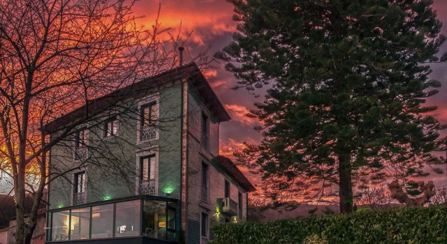 Hotel Rural La Raposera, Book Hotel Hotels in Asturias with Parking, Parking