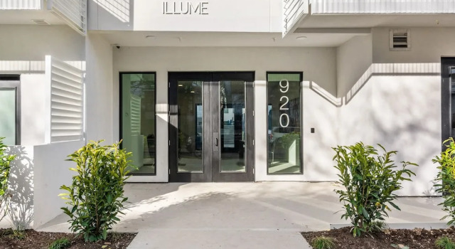 Illume Posh Resort Community Courtyard Pool 1 Bedroom Condo