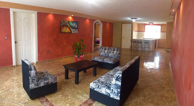 Hotel & Suites Cerro Rojo, Rezerwuj Hotel Hotele w State of Puebla z parkingiem, Parking