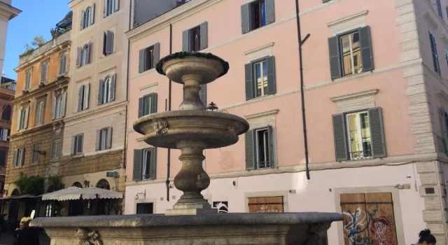 Glamour Leonina - Monti, Забронировать Отель Рионе Монти Рим, рядом с Piazza della Madonna dei Monti