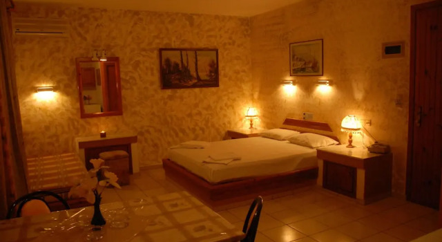Студия с балконом Sogiorka Apartments