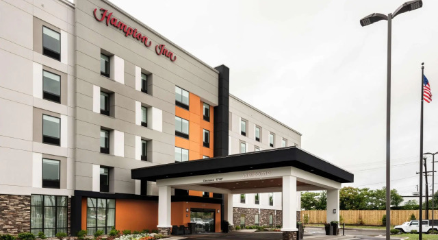 Кровать в общем номере Hampton Inn Baltimore Bayview Campus